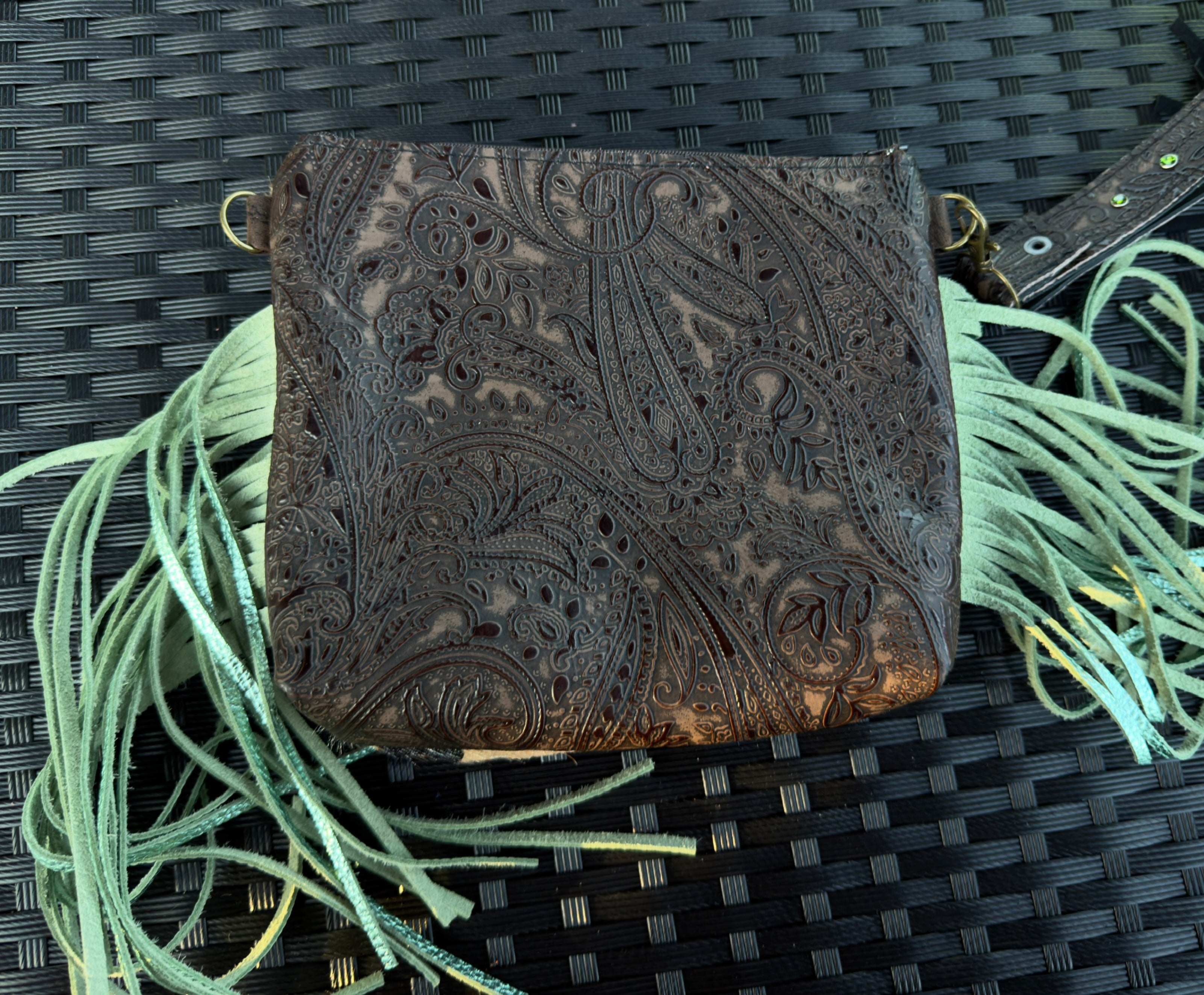 Buckle wristlet